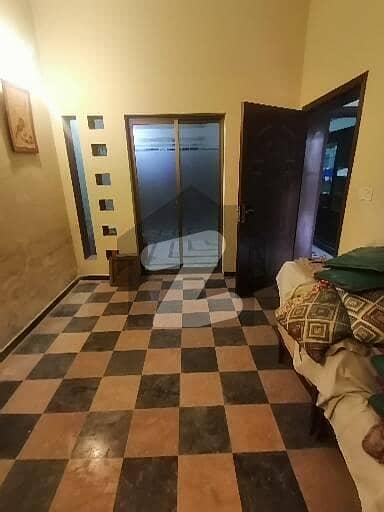 نیواقبال پارک کینٹ کینٹ لاہور میں 3 کمروں کا 4 مرلہ مکان 1 کروڑ میں برائے فروخت۔