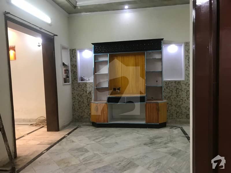 ڈی ایچ اے فیز 4 ڈیفنس (ڈی ایچ اے) لاہور میں 3 کمروں کا 5 مرلہ مکان 65 ہزار میں کرایہ پر دستیاب ہے۔
