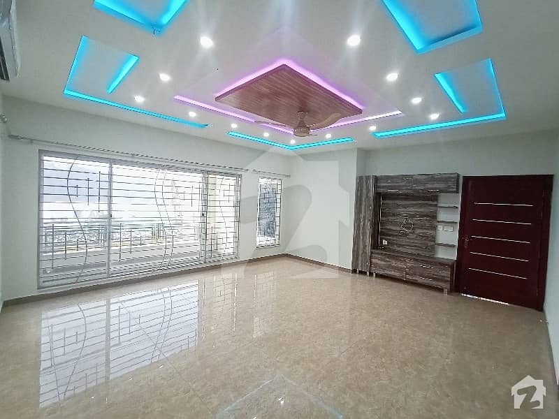 1.5 Kanal Independent House Available For Rent