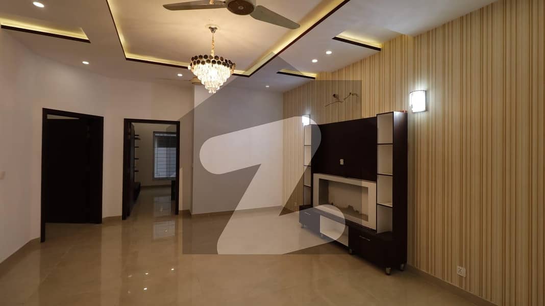 جوڈیشل کالونی لاہور میں 5 کمروں کا 1 کنال مکان 4.25 کروڑ میں برائے فروخت۔