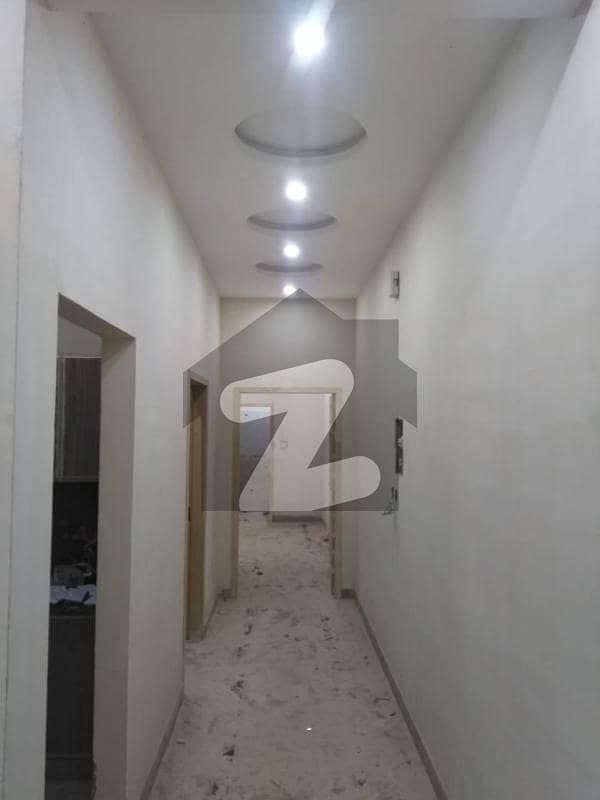 نیو کینال پارک لاہور میں 4 کمروں کا 5 مرلہ مکان 1.5 کروڑ میں برائے فروخت۔