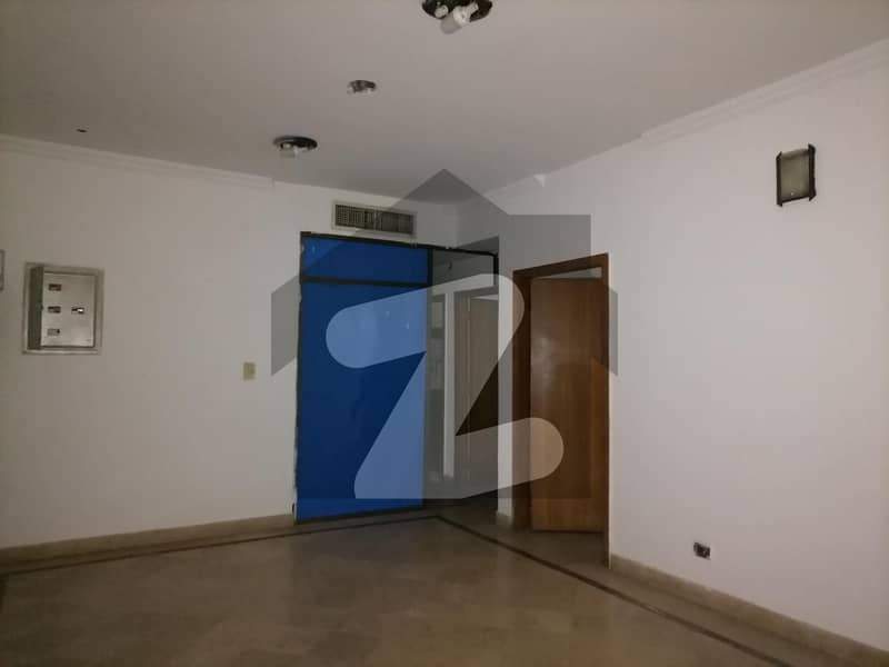 Flat Sized 1200 Square Feet Is Available For rent In Main Boulevard Gulberg