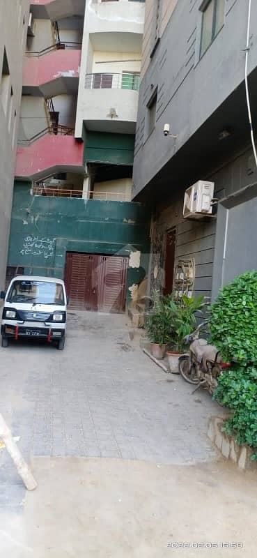 غِزری کراچی میں 2 کمروں کا 5 مرلہ فلیٹ 58 لاکھ میں برائے فروخت۔