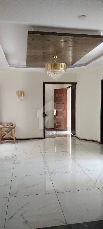 ڈی ایچ اے فیز 7 ایکسٹینشن ڈی ایچ اے ڈیفینس کراچی میں 4 کمروں کا 6 مرلہ مکان 6.25 کروڑ میں برائے فروخت۔