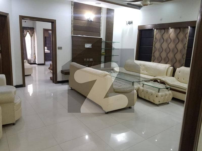 بحریہ ٹاؤن جاسمین بلاک بحریہ ٹاؤن سیکٹر سی بحریہ ٹاؤن لاہور میں 2 کمروں کا 10 مرلہ زیریں پورشن 1 لاکھ میں کرایہ پر دستیاب ہے۔