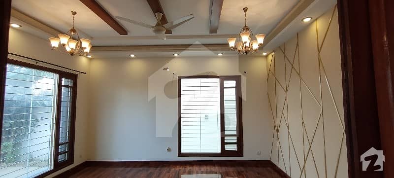 DHA PHASE 5 500 BEAUTIFULL BUNGALOW FOR RENT