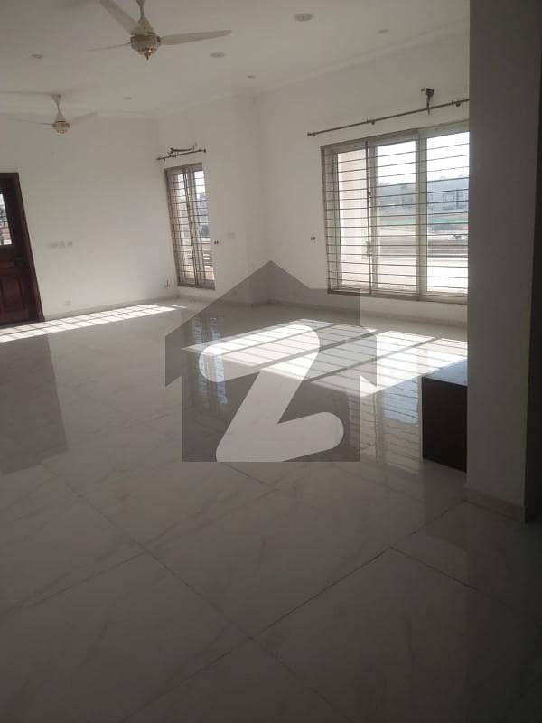 VIP Location 30 Marla Upper Portion For Rent In Bahria Town Phase 8