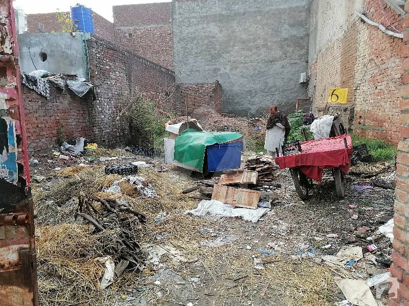 گلستان کالونی لاہور میں 8 مرلہ رہائشی پلاٹ 96 لاکھ میں برائے فروخت۔