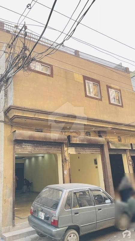 بسطامی روڈ سمن آباد لاہور میں 12 کمروں کا 11 مرلہ فلیٹ 4 کروڑ میں برائے فروخت۔