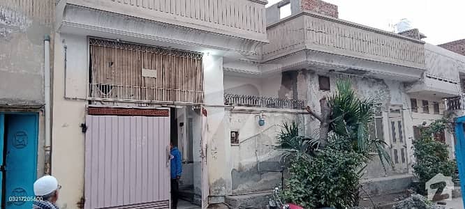 1575 Square Feet House Ideally Situated In Gulistan Colony - Block H