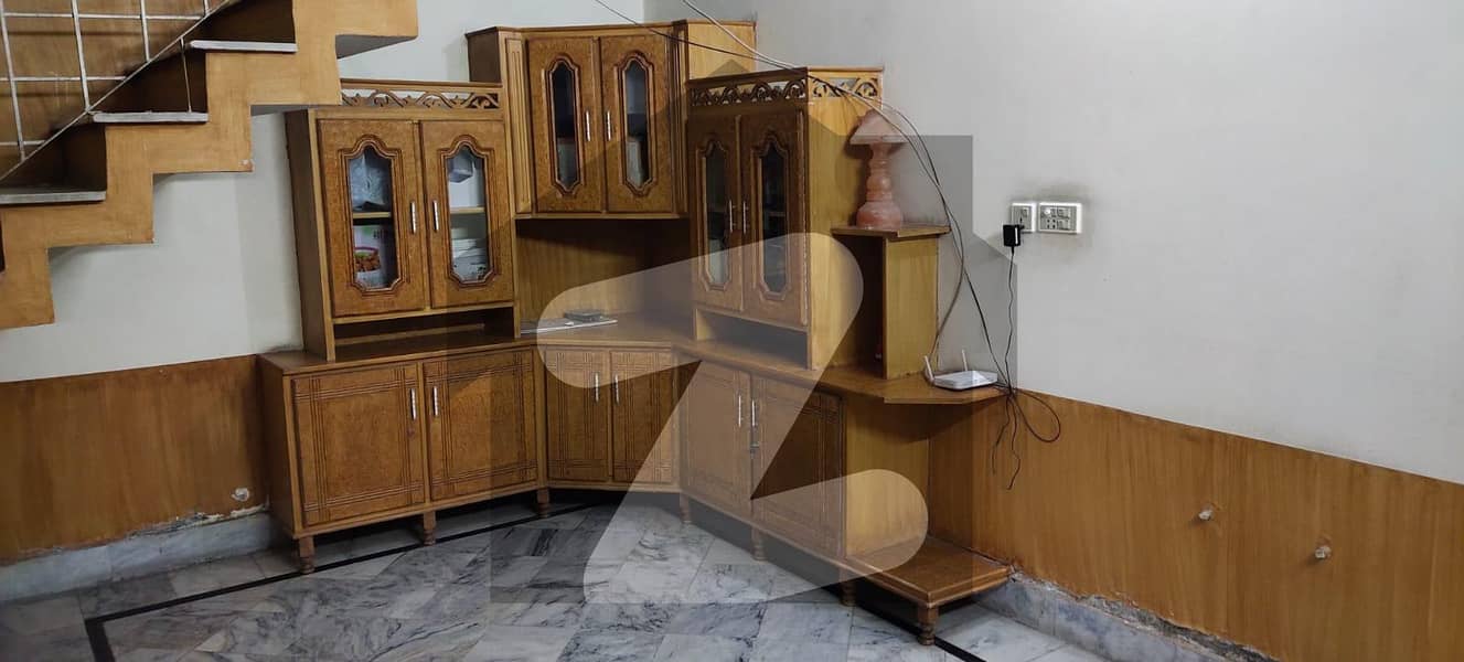 خیابانِ کالونی فیصل آباد میں 3 کمروں کا 5 مرلہ مکان 1.25 کروڑ میں برائے فروخت۔
