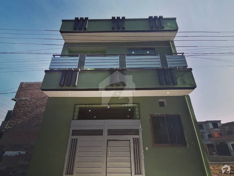 ورسک روڈ پشاور میں 3 کمروں کا 2 مرلہ مکان 62 لاکھ میں برائے فروخت۔