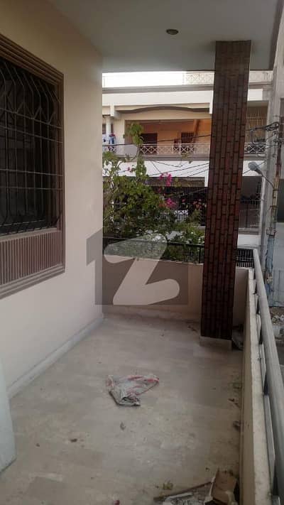 Portion For Rent 1st Floor 240 Yard 3 Bedrooms Drawing Tv Lounge In Gulshan E Iqbal Block 13-c