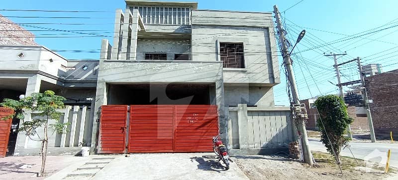 1904 Square Feet House Ideally Situated In Iqbal Garden