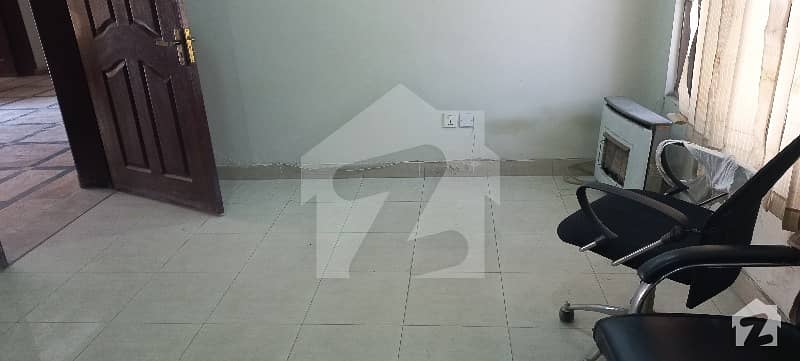 2700 Square Feet Room In Johar Town Phase 2 - Block H3 For Rent