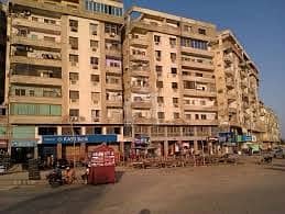 یونیورسٹی روڈ کراچی میں 4 کمروں کا 4 مرلہ فلیٹ 58 لاکھ میں برائے فروخت۔