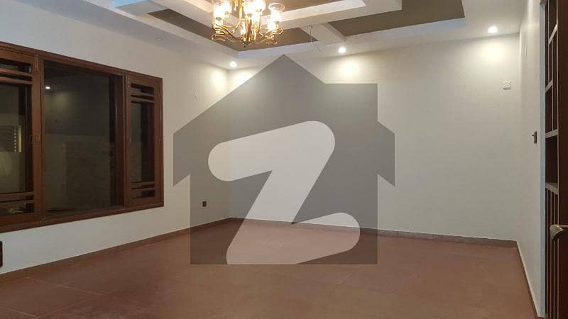 1500 Sq Yd 32 Rooms House Commercial Use Building In Block 17 Gulshan-e-iqbal
