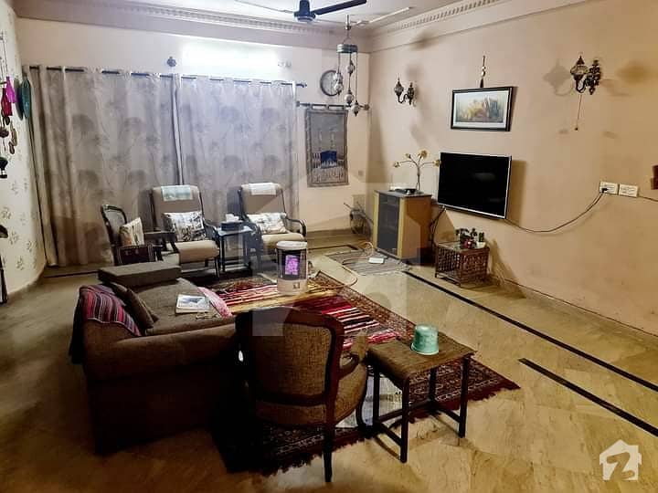 ڈی ایچ اے - ای ایم ای کاٹیجز ای ایم ای سوسائٹی لاہور میں 3 کمروں کا 1.8 کنال مکان 6.5 کروڑ میں برائے فروخت۔
