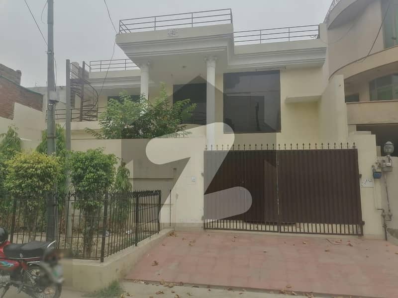 In Gulshan Ali Colony Lower Portion For rent Sized 10 Marla