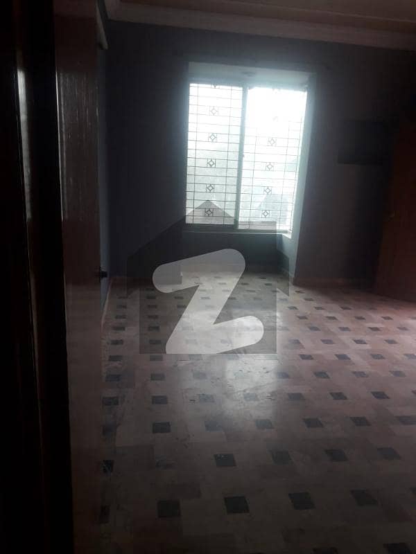 علامہ اقبال ٹاؤن ۔ بدر بلاک علامہ اقبال ٹاؤن لاہور میں 3 کمروں کا 10 مرلہ مکان 1.8 کروڑ میں برائے فروخت۔