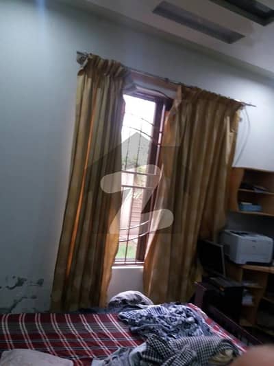 جسٹس حامد کالونی ملتان میں 5 کمروں کا 10 مرلہ مکان 1.8 کروڑ میں برائے فروخت۔