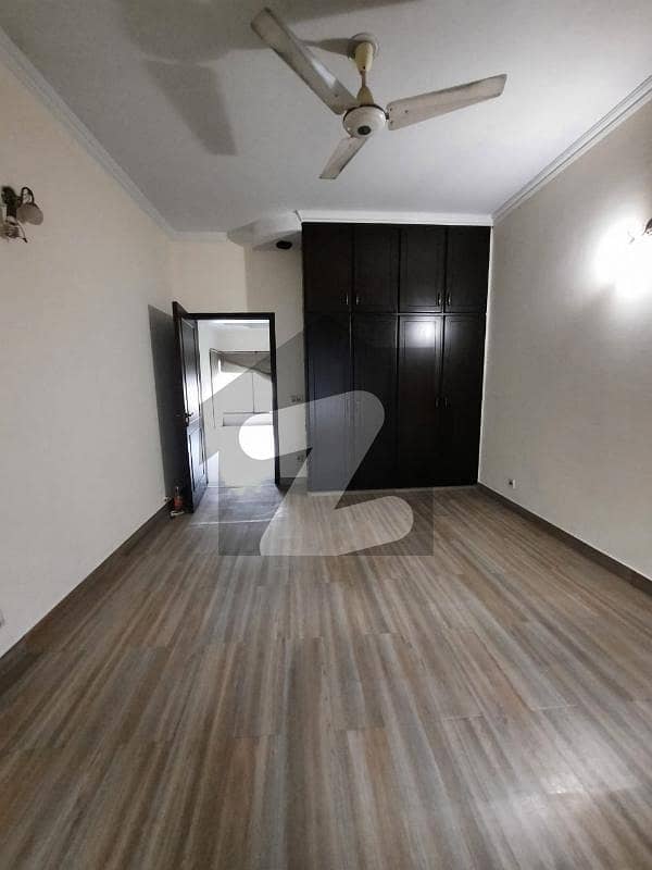 ڈی ایچ اے فیز 3 ڈیفنس (ڈی ایچ اے) لاہور میں 5 کمروں کا 1 کنال مکان 5.8 کروڑ میں برائے فروخت۔