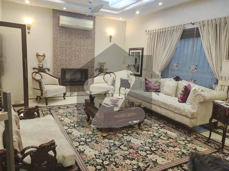 ڈی ایچ اے فیز 5 ڈیفنس (ڈی ایچ اے) لاہور میں 5 کمروں کا 1 کنال مکان 6.9 کروڑ میں برائے فروخت۔