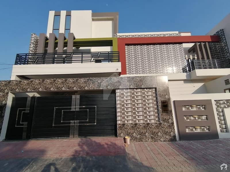 اقبال گارڈن کینال روڈ رحیم یار خان میں 8 مرلہ مکان 1.6 کروڑ میں برائے فروخت۔