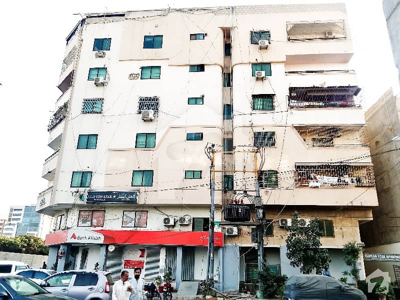 کلفٹن ۔ بلاک 2 کلفٹن کراچی میں 3 کمروں کا 8 مرلہ فلیٹ 2.75 کروڑ میں برائے فروخت۔