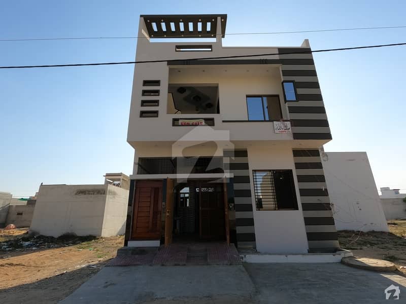 گلشنِ معمار - سیکٹر کیو گلشنِ معمار گداپ ٹاؤن کراچی میں 4 کمروں کا 5 مرلہ مکان 1.95 کروڑ میں برائے فروخت۔