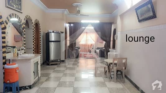 موسآئیی لین لیاری ٹاؤن کراچی میں 5 کمروں کا 10 مرلہ فلیٹ 1.5 کروڑ میں برائے فروخت۔