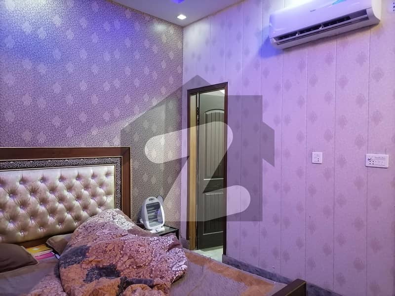 شالیمار ہاؤسنگ سکیم لاہور میں 4 کمروں کا 7 مرلہ مکان 1.4 کروڑ میں برائے فروخت۔