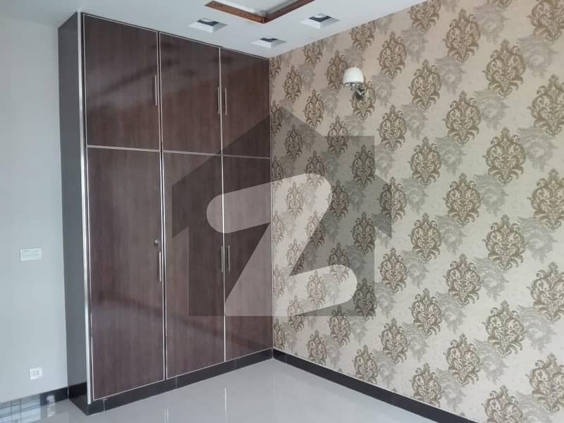 Ideally Located Prime Location House Of 5 Marla Is Available For sale In Lahore