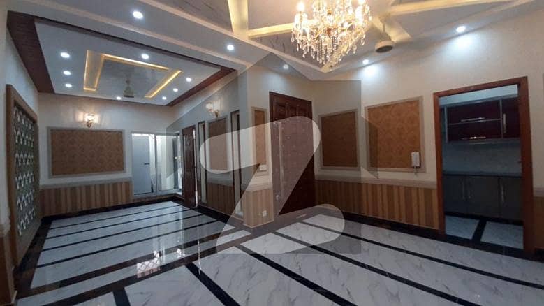 16 Marla Lower Portion Ideally Situated In Gulbahar Park