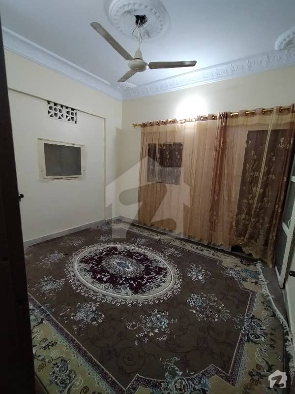 دہلی کالونی کراچی میں 2 کمروں کا 4 مرلہ فلیٹ 20 ہزار میں کرایہ پر دستیاب ہے۔