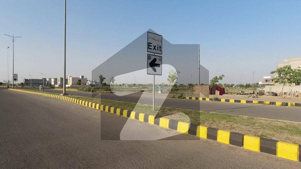 رِیور ویو کوآپریٹو ہاؤسنگ سوسائٹی لاہور میں 1 کنال رہائشی پلاٹ 3 کروڑ میں برائے فروخت۔