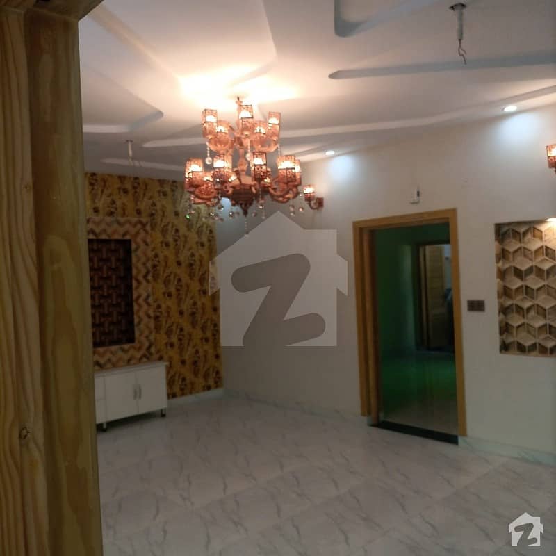 1 Kanal Almost New House 5 Bed Marble Flooring