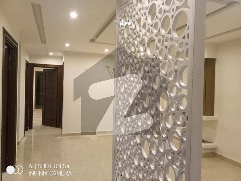 5 Marla Apartment Available For Sale In Very Lush Condition In Paragon City