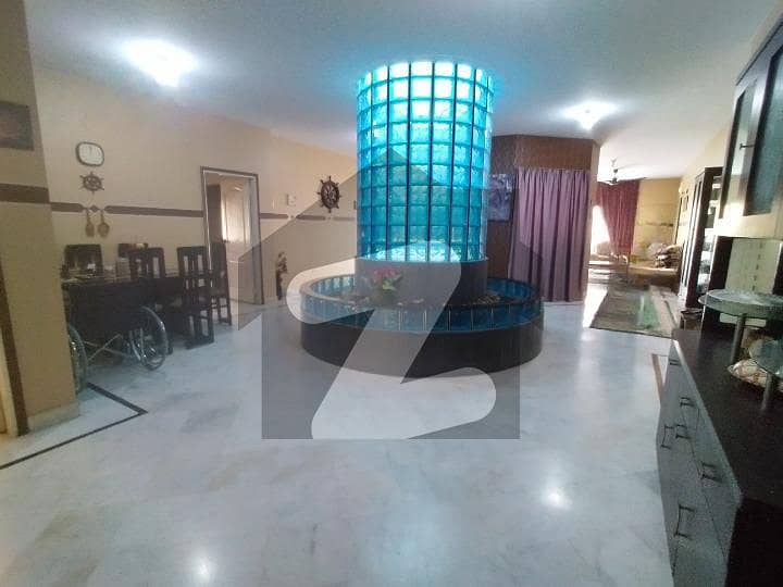 4 Bed D D Penthouse Well Maintained At Shaheed-e-millat Rd
