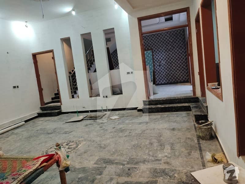 گلستانِ سجاد حیدر آباد میں 7 کمروں کا 8 مرلہ مکان 2.9 کروڑ میں برائے فروخت۔