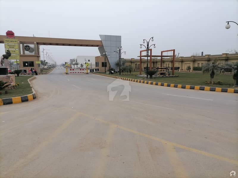 اجوا سٹی عارف والا روڈ ساہیوال میں 15 مرلہ رہائشی پلاٹ 85.5 لاکھ میں برائے فروخت۔
