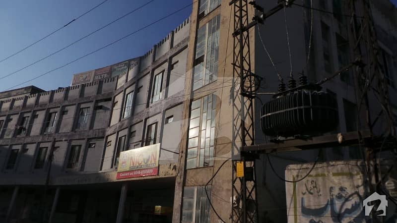 مری روڈ راولپنڈی میں 1.45 کنال عمارت 20 کروڑ میں برائے فروخت۔