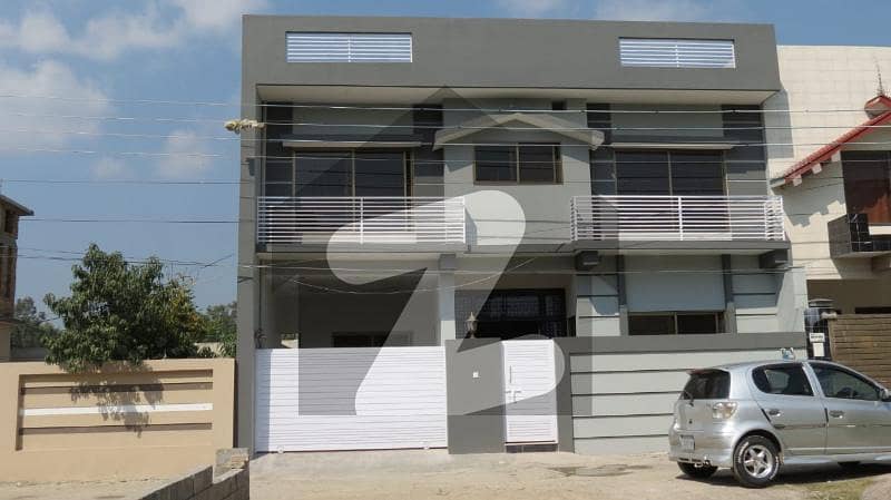 House For Grabs In 5 Marla Pma Road