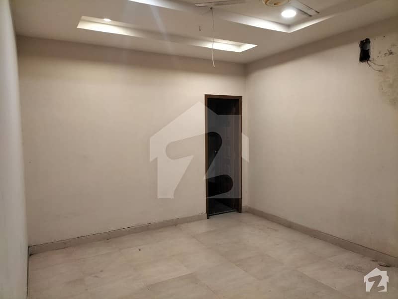 ایڈن سٹی ایڈن لاہور میں 2 کمروں کا 4 مرلہ فلیٹ 55 ہزار میں کرایہ پر دستیاب ہے۔