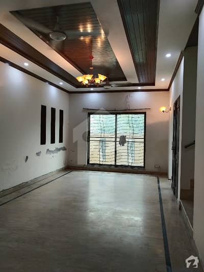 Beautifully Designed 5-marla House  Near Park In Phase-3 For Sale