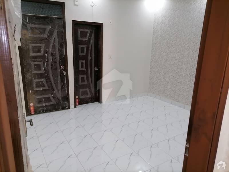 Ideally Located Prime Location Flat Of 1500 Square Feet Is Available For rent In Karachi