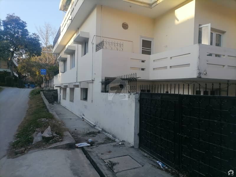 Beautiful Livable House For Sale In G-10/4 Islamabad