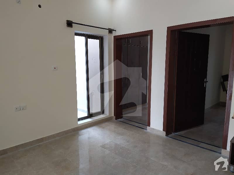 سی-17 اسلام آباد میں 3 کمروں کا 8 مرلہ مکان 1.32 کروڑ میں برائے فروخت۔