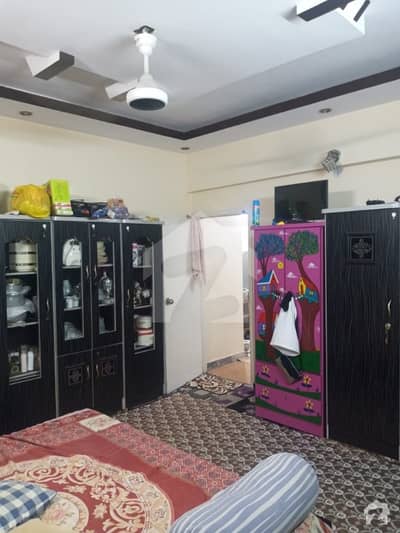 دہلی کالونی کراچی میں 3 کمروں کا 4 مرلہ فلیٹ 25 ہزار میں کرایہ پر دستیاب ہے۔