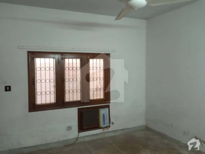 400 Sq Yards Well Maintained House For Sale Near Food Street